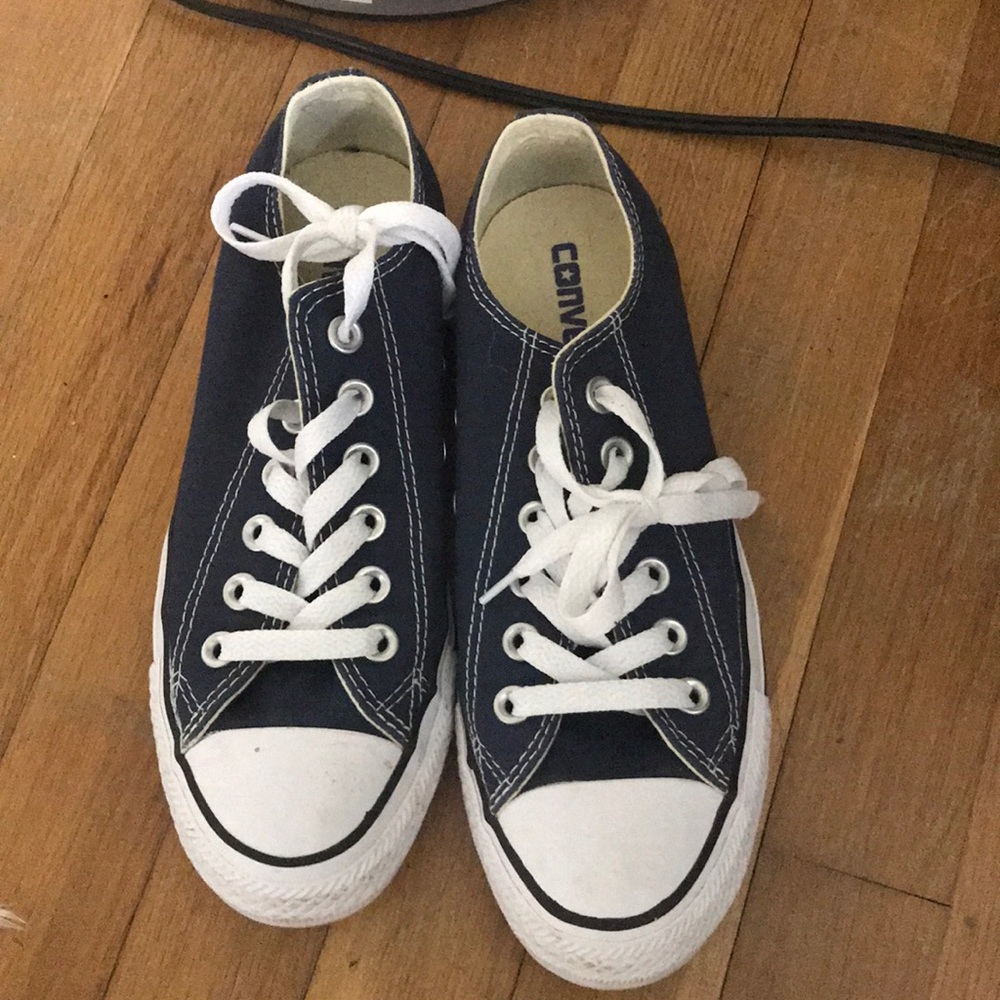 navy lowtop converse